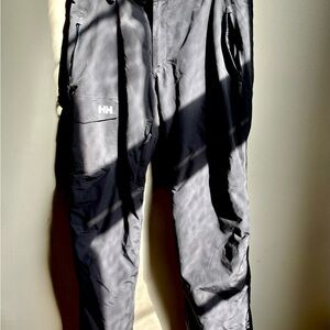 Men’s Helly Hansen primaloft ski pants large